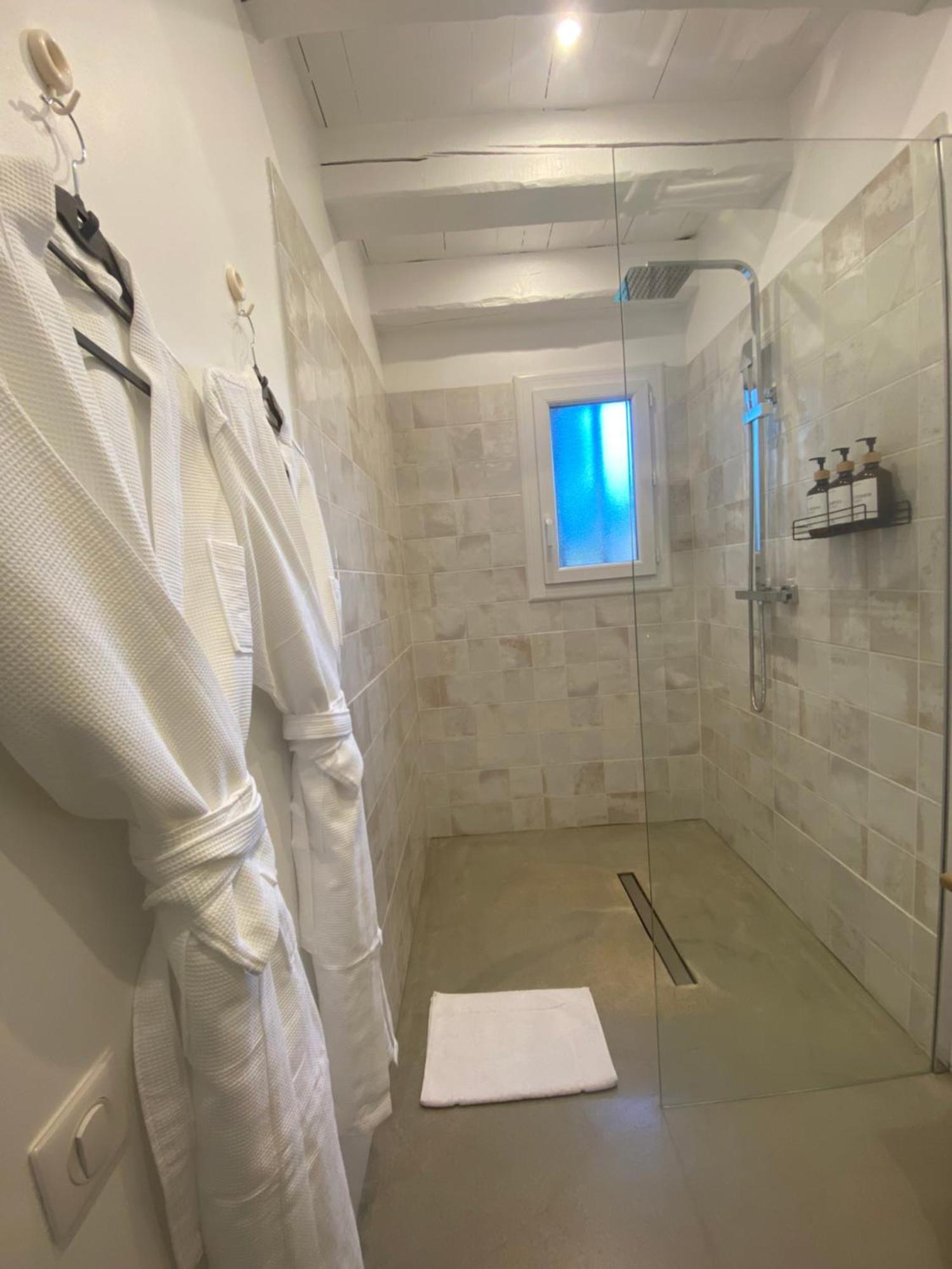 Hebe La Villa Cogolin Bagian luar foto