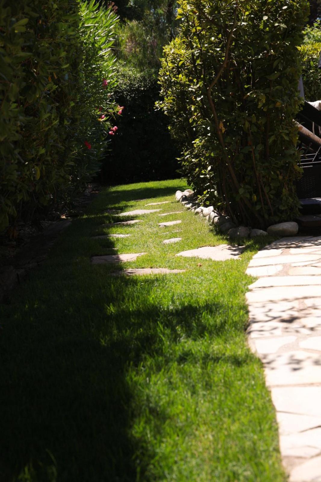 Hebe La Villa Cogolin Bagian luar foto